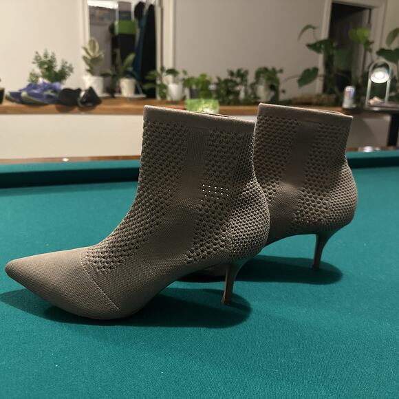 Charles by Charles David Women’s Grey Knit Ankle Booties Size 9M - Picture 7 of 9